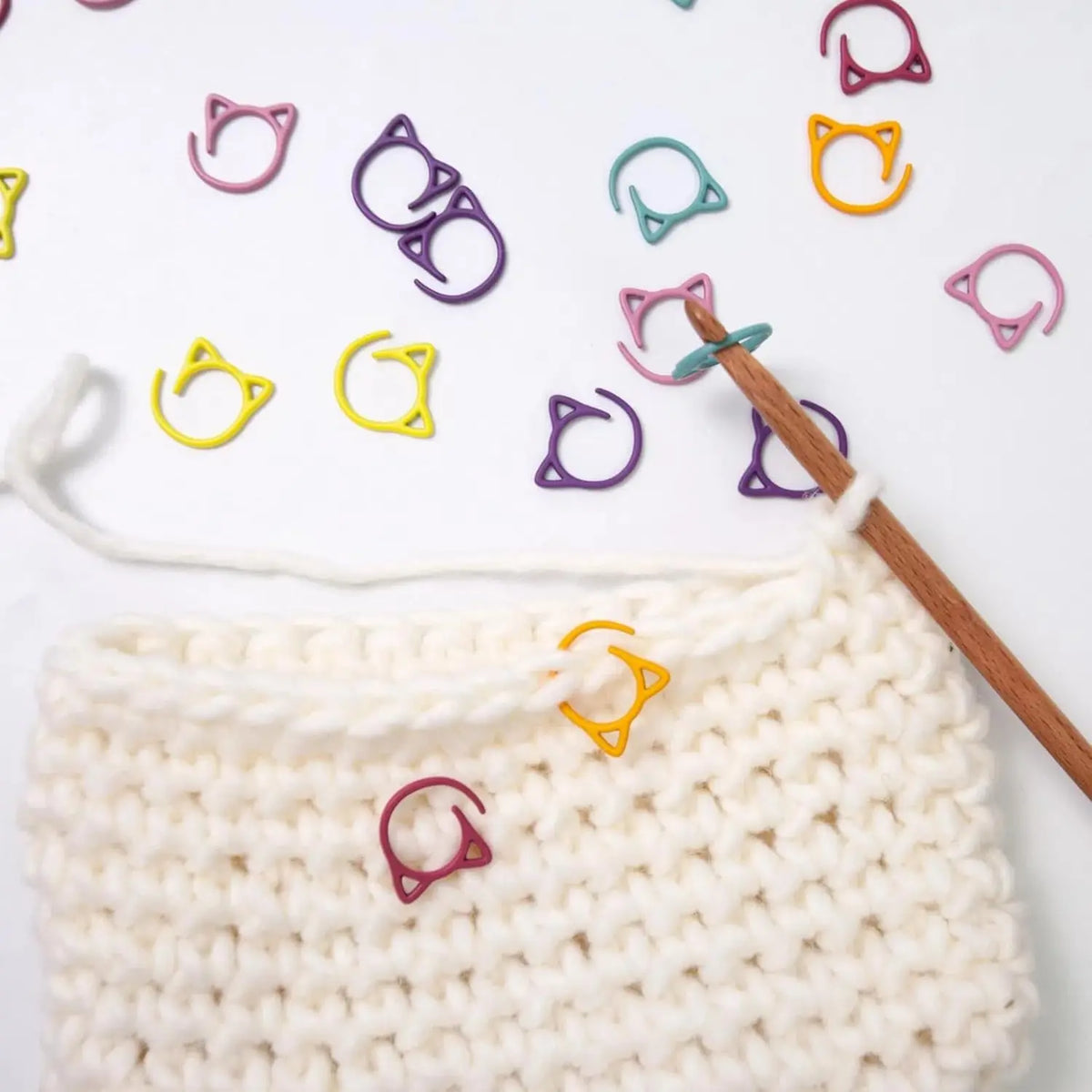 30/50/100/200PCS Cat Stitch Markers for Knitting Spiral Metal Stitch Markers for Crocheting Colorful Crochet Markers Ring